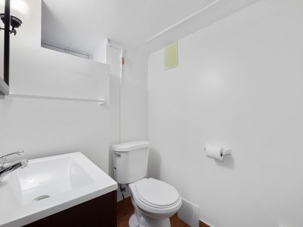 589 Sunderland Rd, Worcester MA 01604