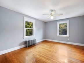 589 Sunderland Rd, Worcester MA 01604