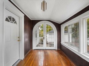 589 Sunderland Rd, Worcester MA 01604