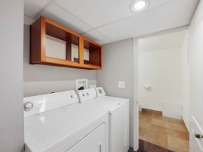 589 Sunderland Rd, Worcester MA 01604