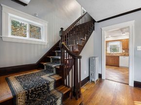 589 Sunderland Rd, Worcester MA 01604