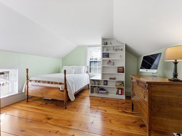 37 Central Street, West Brookfield MA 01585