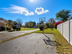 37 Central Street, West Brookfield MA 01585