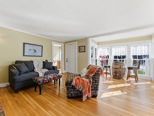 37 Central Street, West Brookfield MA 01585