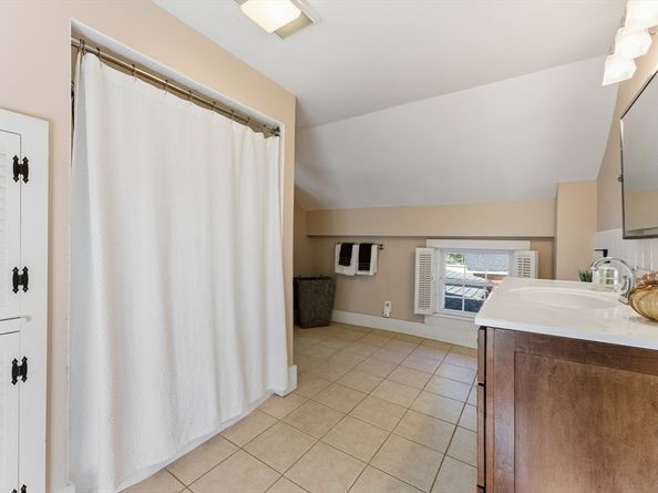 37 Central Street, West Brookfield MA 01585