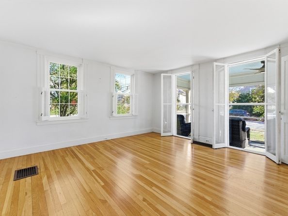 37 Central Street, West Brookfield MA 01585