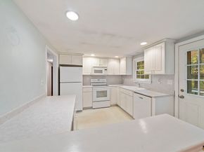 40 Fairwood Dr, Pembroke MA 02359