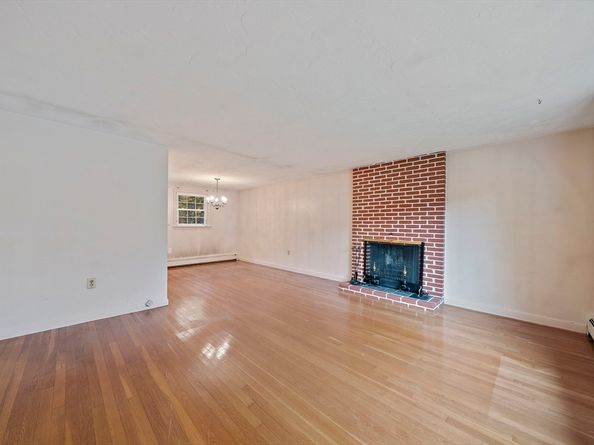 40 Fairwood Dr, Pembroke MA 02359
