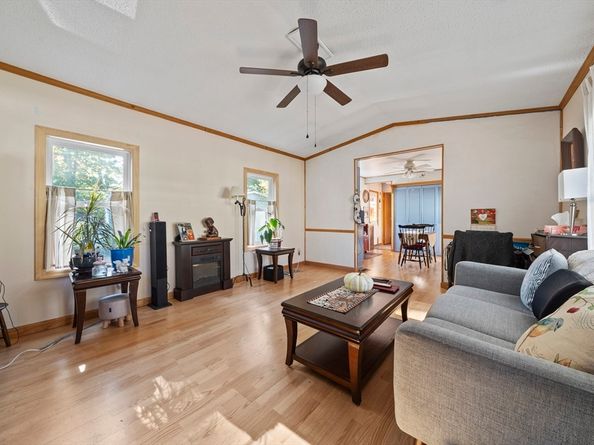 11 Chestnut Cir, Rockland MA 02370