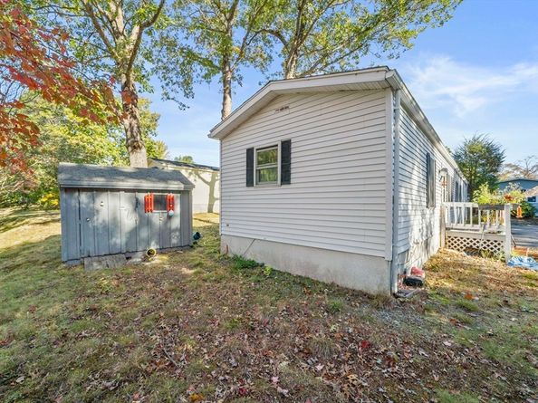 11 Chestnut Cir, Rockland MA 02370