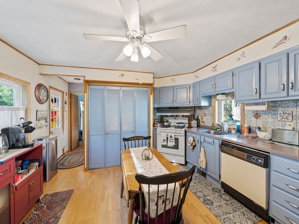 11 Chestnut Cir, Rockland MA 02370