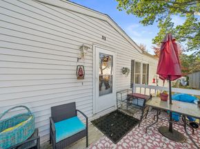 11 Chestnut Cir, Rockland MA 02370