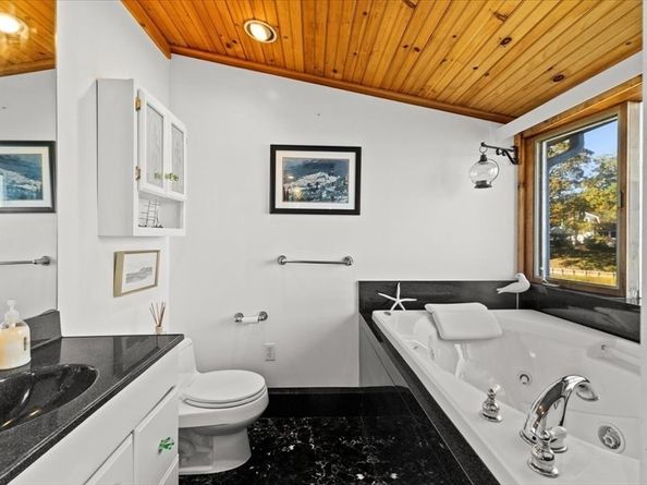 6 Allen Ave, Wareham MA 02571