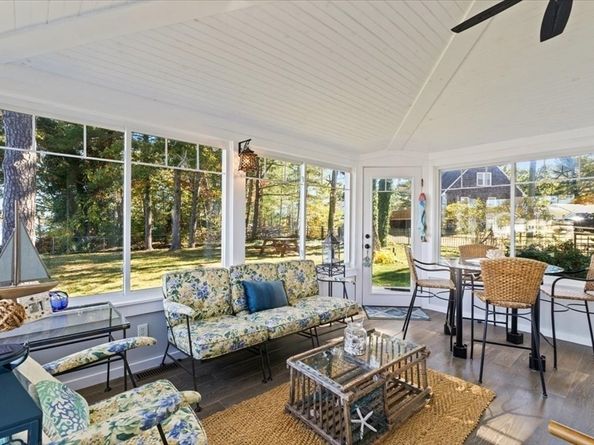6 Allen Ave, Wareham MA 02571