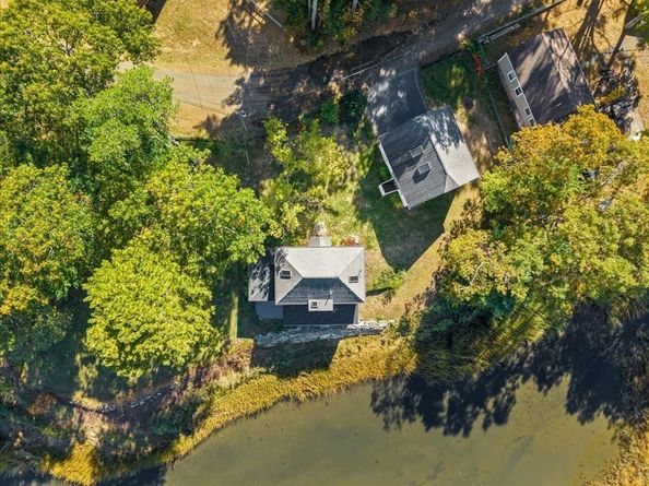 6 Allen Ave, Wareham MA 02571