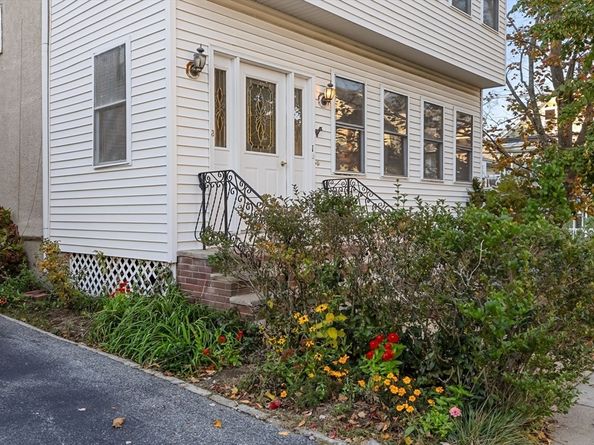 1 Clayton St 1, Watertown MA 02472