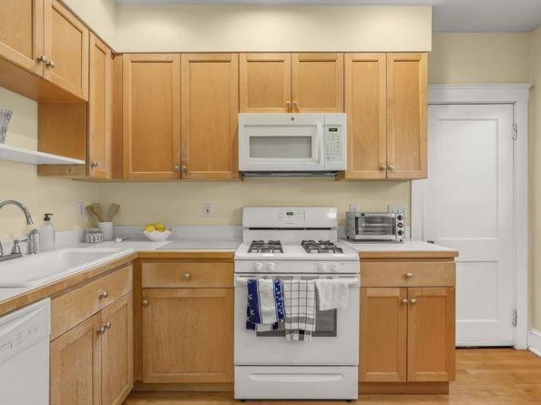 1 Clayton St 1, Watertown MA 02472