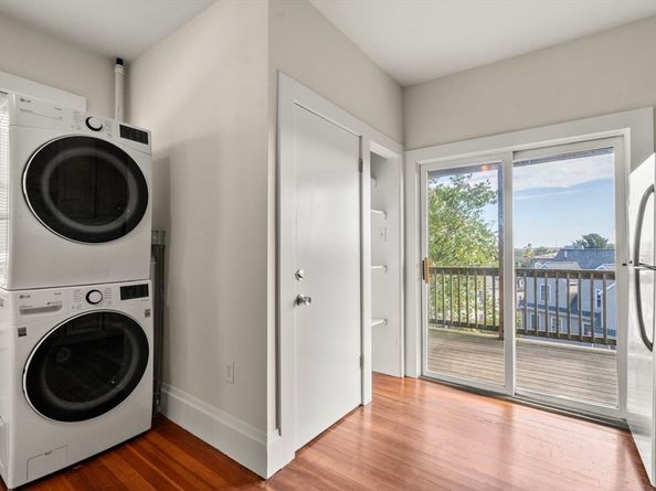 27 Buttonwood St, Boston MA 02125