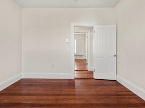 27 Buttonwood St, Boston MA 02125