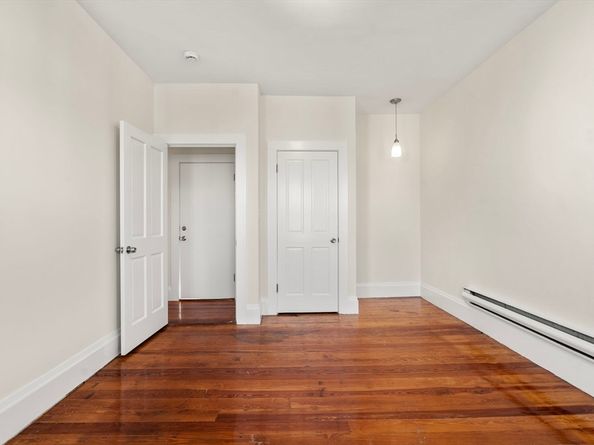 27 Buttonwood St, Boston MA 02125