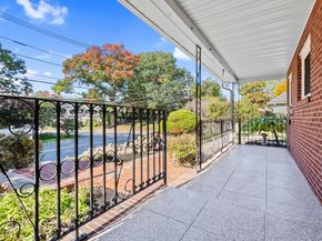 97 Oak St, Stoneham MA 02180