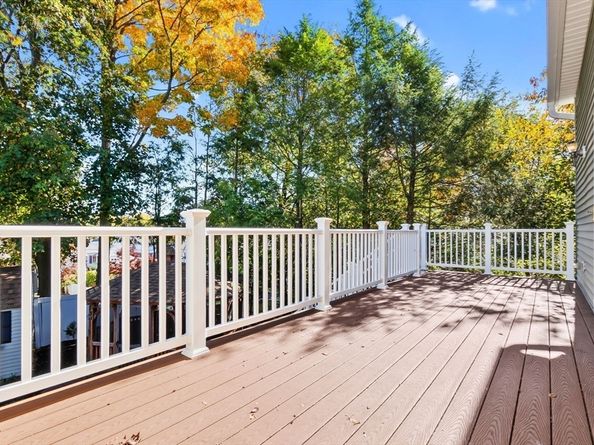 97 Oak St, Stoneham MA 02180