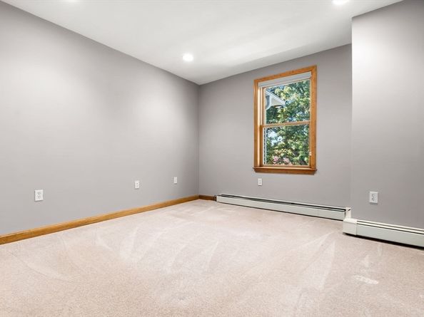 97 Oak St, Stoneham MA 02180