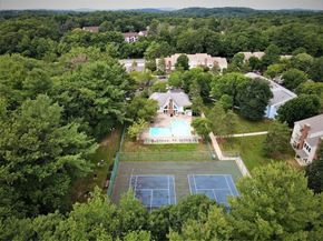12 Walden Dr 19, Natick MA 01760