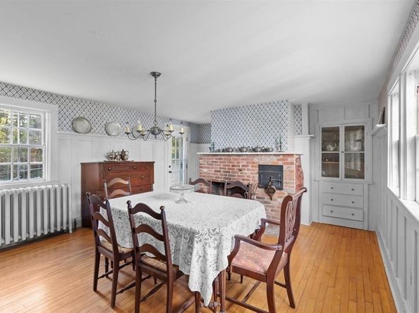 1141 Tremont St, Duxbury MA 02332