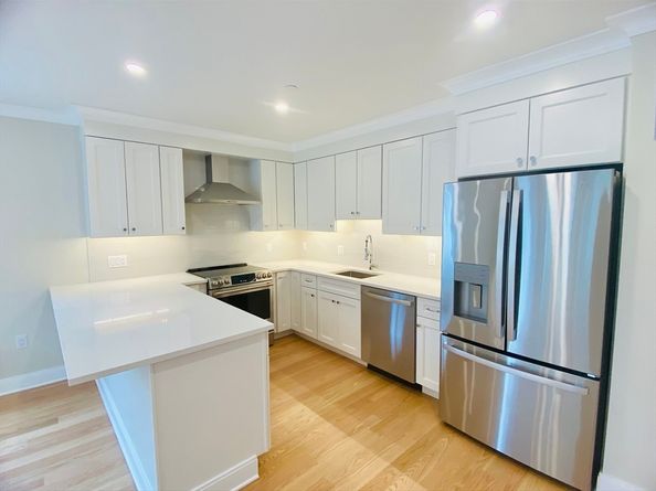 15 Yuill Circle 2, Boston MA 02136