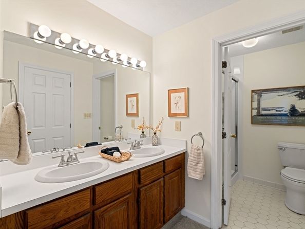 7 Ledgewood Way 11, Peabody MA 01960