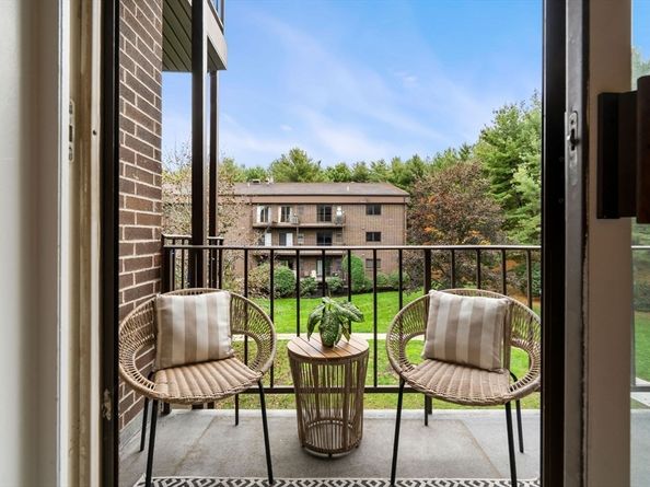 7 Ledgewood Way 11, Peabody MA 01960