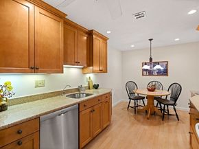 7 Ledgewood Way 11, Peabody MA 01960