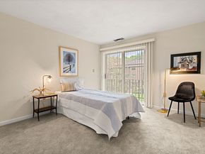 7 Ledgewood Way 11, Peabody MA 01960