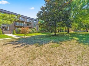 7 Ledgewood Way 11, Peabody MA 01960