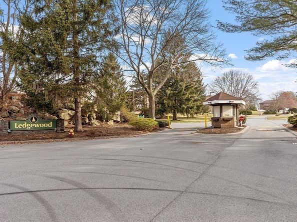 7 Ledgewood Way 11, Peabody MA 01960