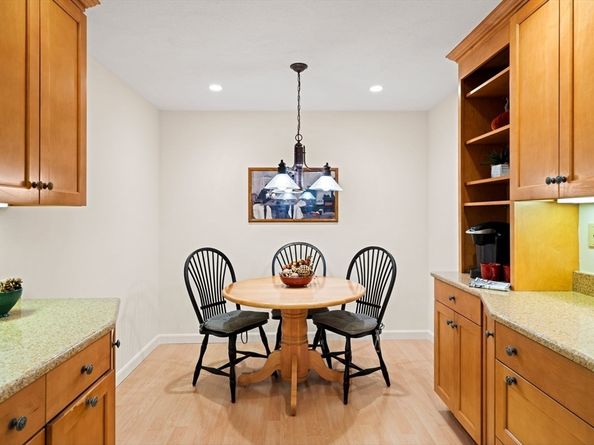 7 Ledgewood Way 11, Peabody MA 01960