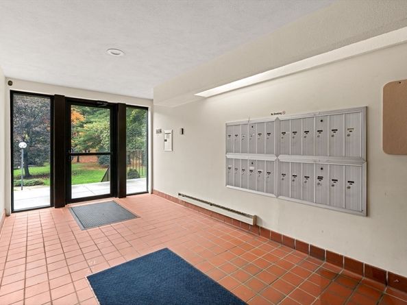 7 Ledgewood Way 11, Peabody MA 01960