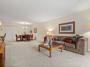 7 Ledgewood Way 11, Peabody MA 01960