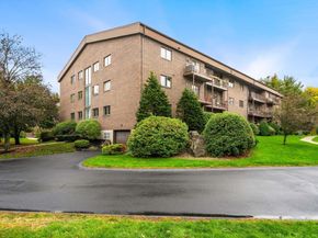 7 Ledgewood Way 11, Peabody MA 01960