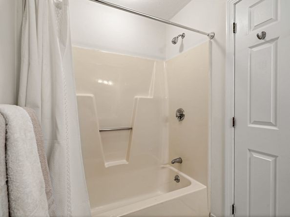 7 Ledgewood Way 11, Peabody MA 01960
