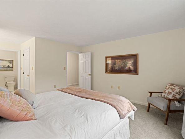 7 Ledgewood Way 11, Peabody MA 01960