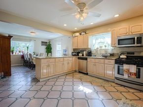 7 Jackson Ct B, Natick MA 01760