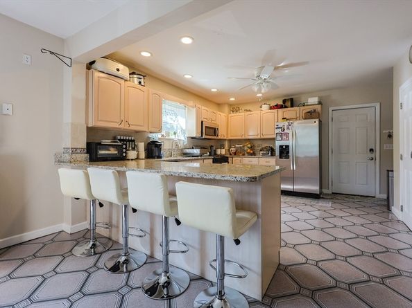 7 Jackson Ct B, Natick MA 01760