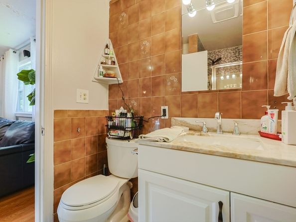7 Jackson Ct B, Natick MA 01760