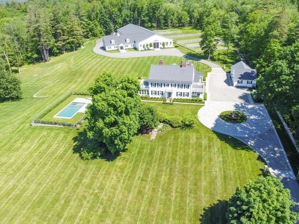 67 Farm St, Dover MA 02030