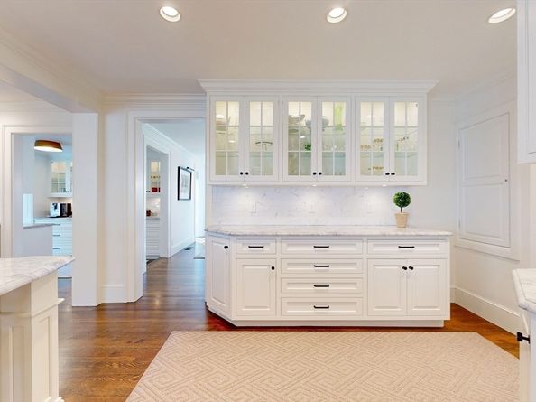 67 Farm St, Dover MA 02030
