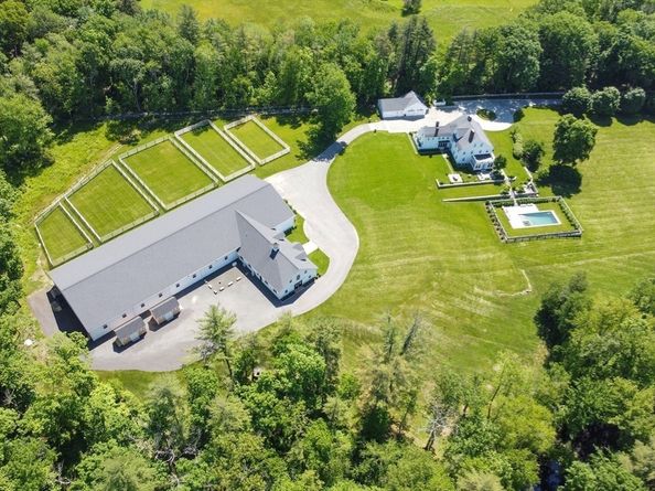 67 Farm St, Dover MA 02030