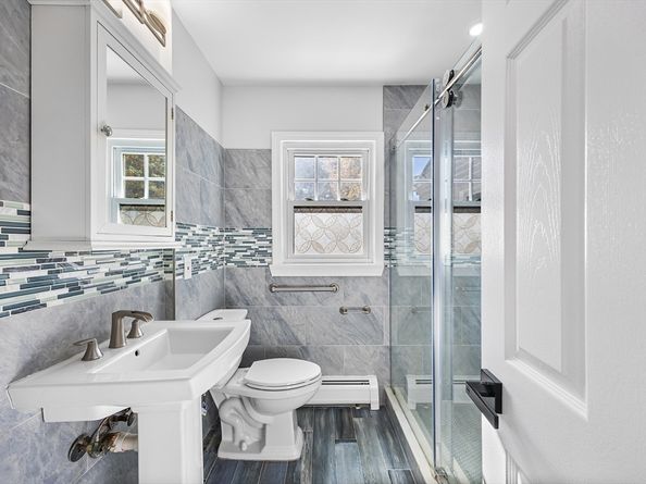 248 Riverneck Rd, Chelmsford MA 01824