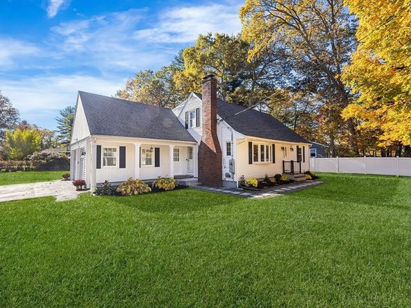 248 Riverneck Rd, Chelmsford MA 01824